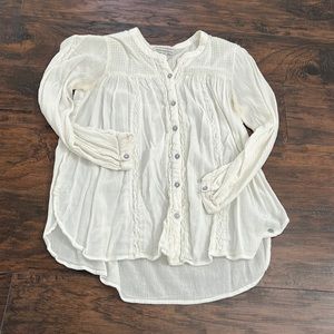White light weight American eagle blouse
